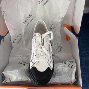 South Korean White and Black Men's Sneakers